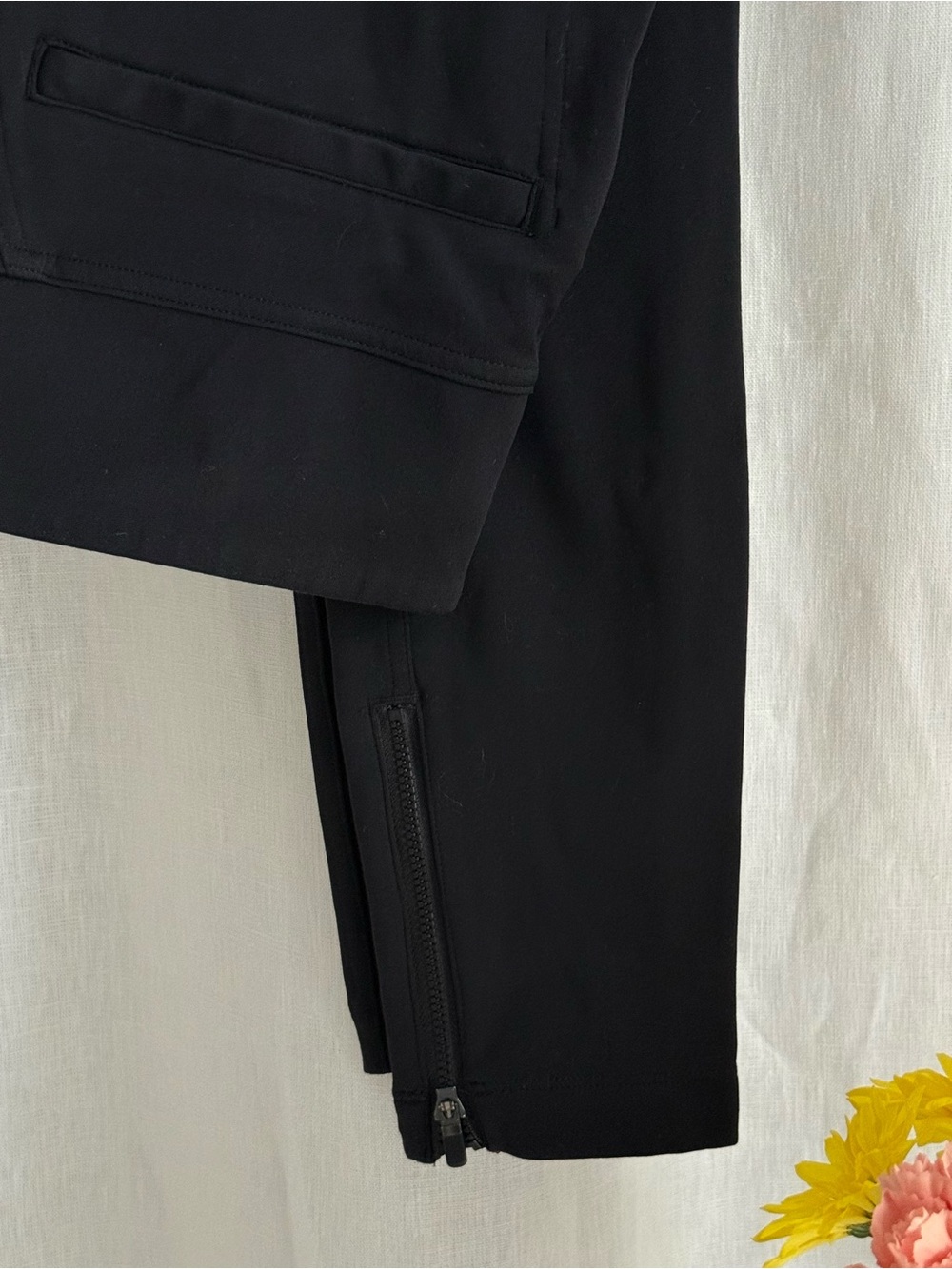 NWOT Athleta Black Ponte Legging Pants Medium Pull On Ankle Zip Skinny